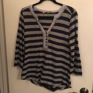 quarter sleeve blue and grey striped top